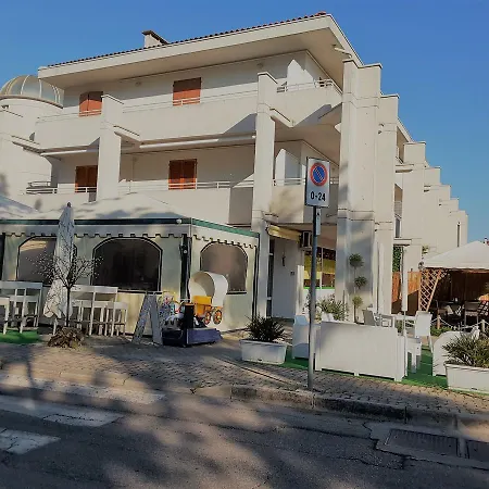 Riviera Apartment *
